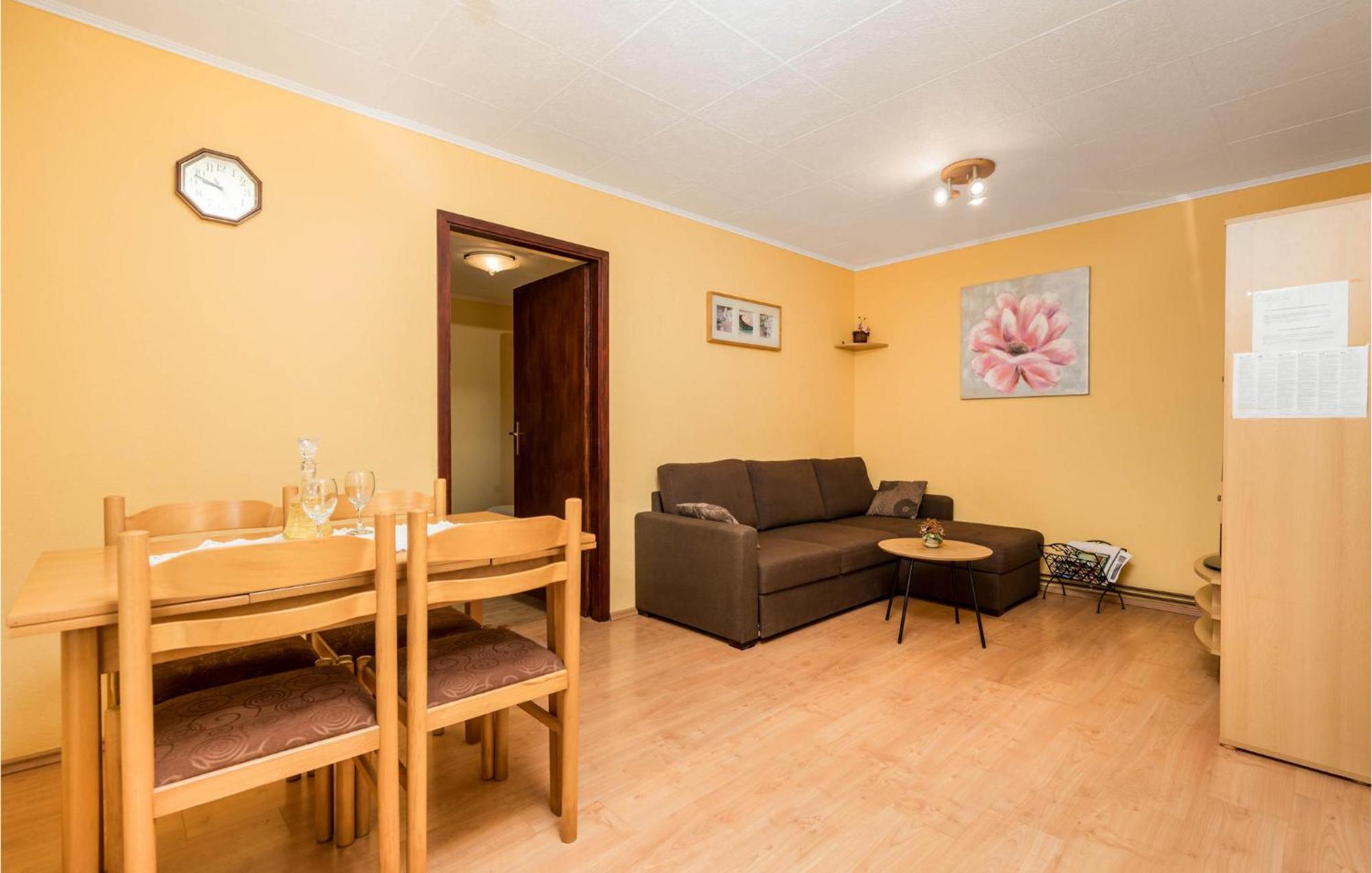 Stunning Apartment In Lovran With Kitchen 外观 照片